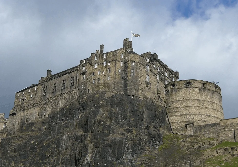 15 Stunning Facts About Edinburgh Castle 1 facts about edinburgh castle rock