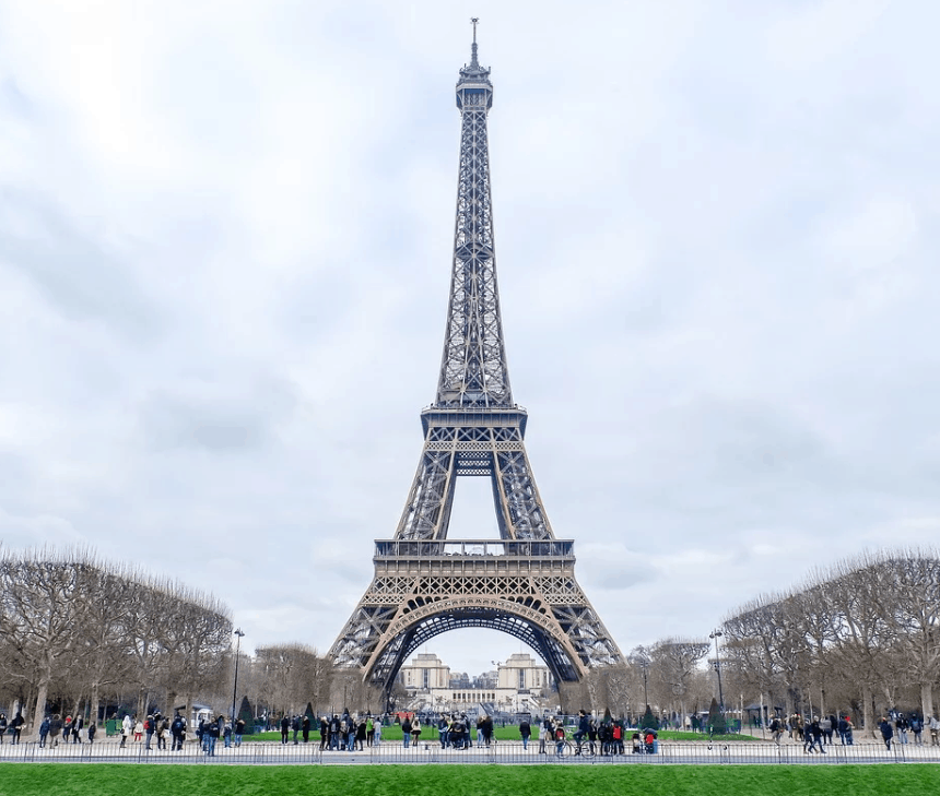 Eiffel tower nice view