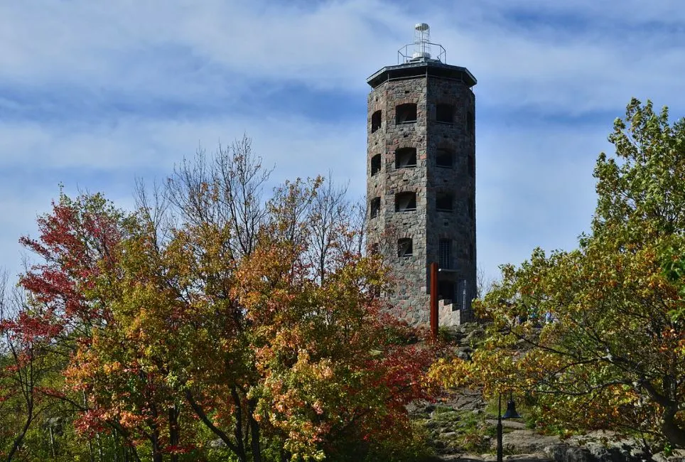 Enger Tower facts