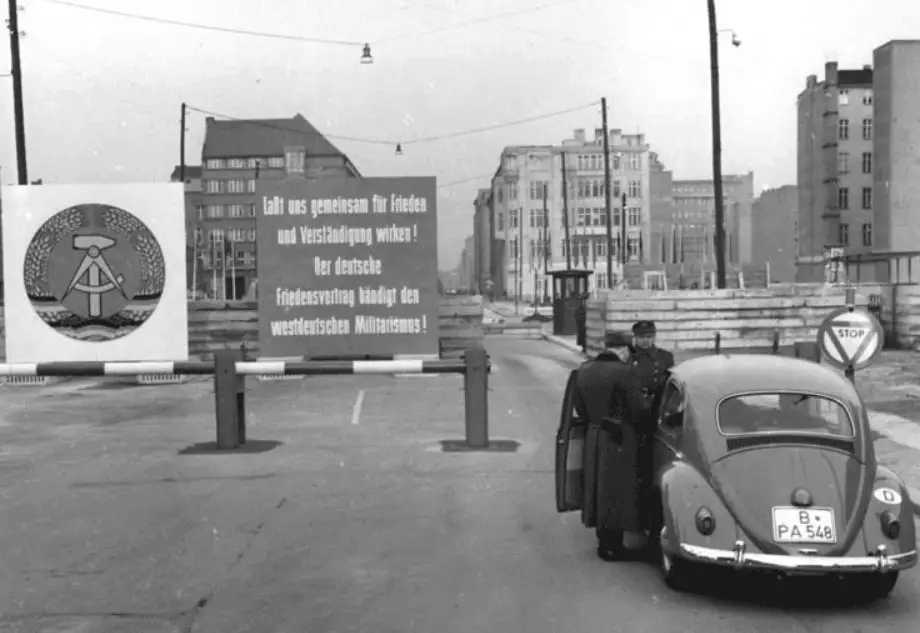 facts about checkpoint charlie