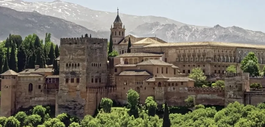 facts about the Alhambra 1 1024x417