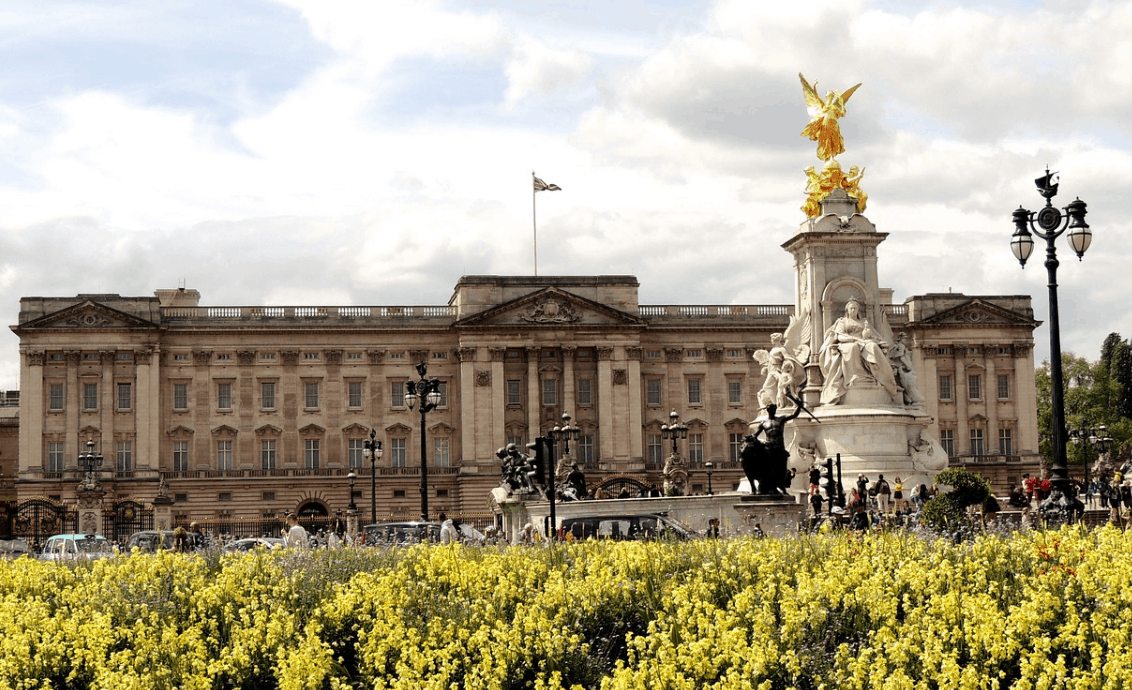 fun facts about Buckingham Palace