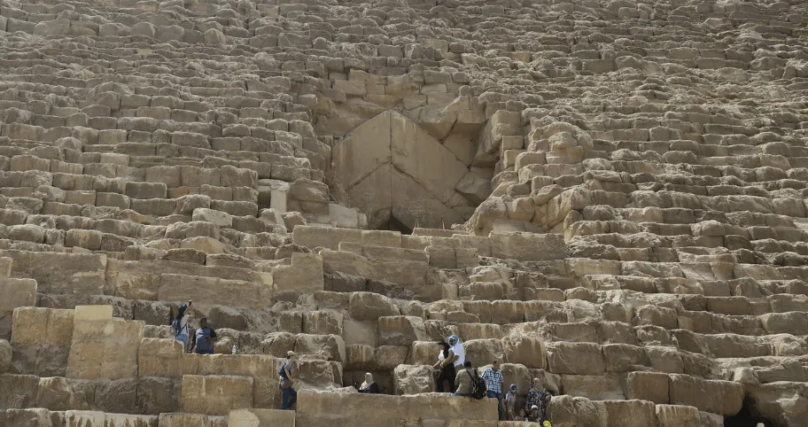 Giza Pyramid robber's tunnel