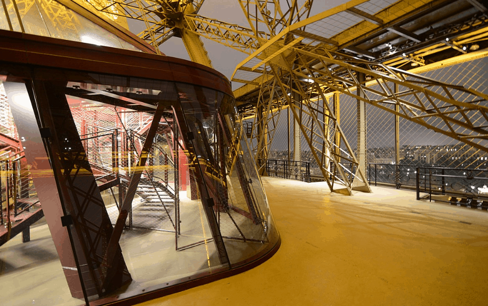 Glass pavilion in the Eiffel Tower
