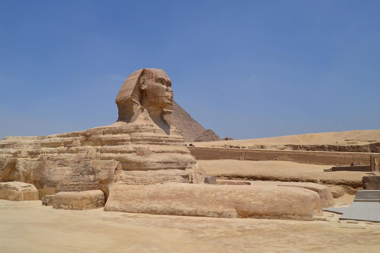 Great Sphinx of Giza and paws