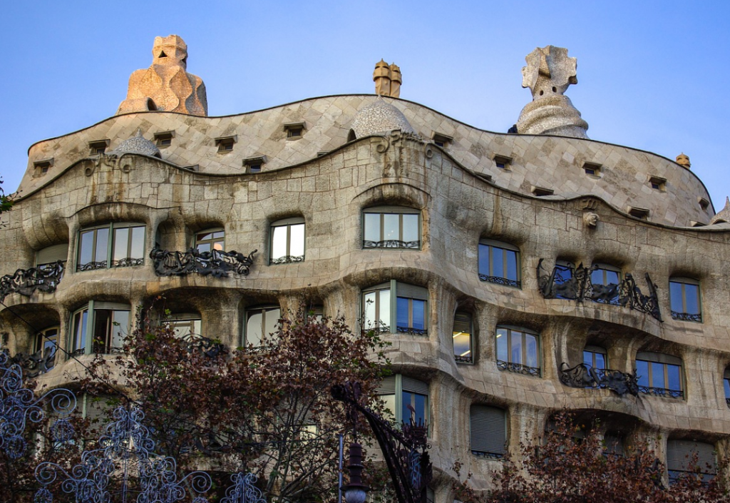 Interesting facts about casa mila