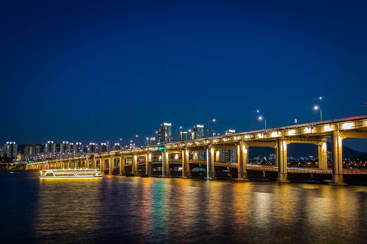 Jamsu and Banpu Bridge