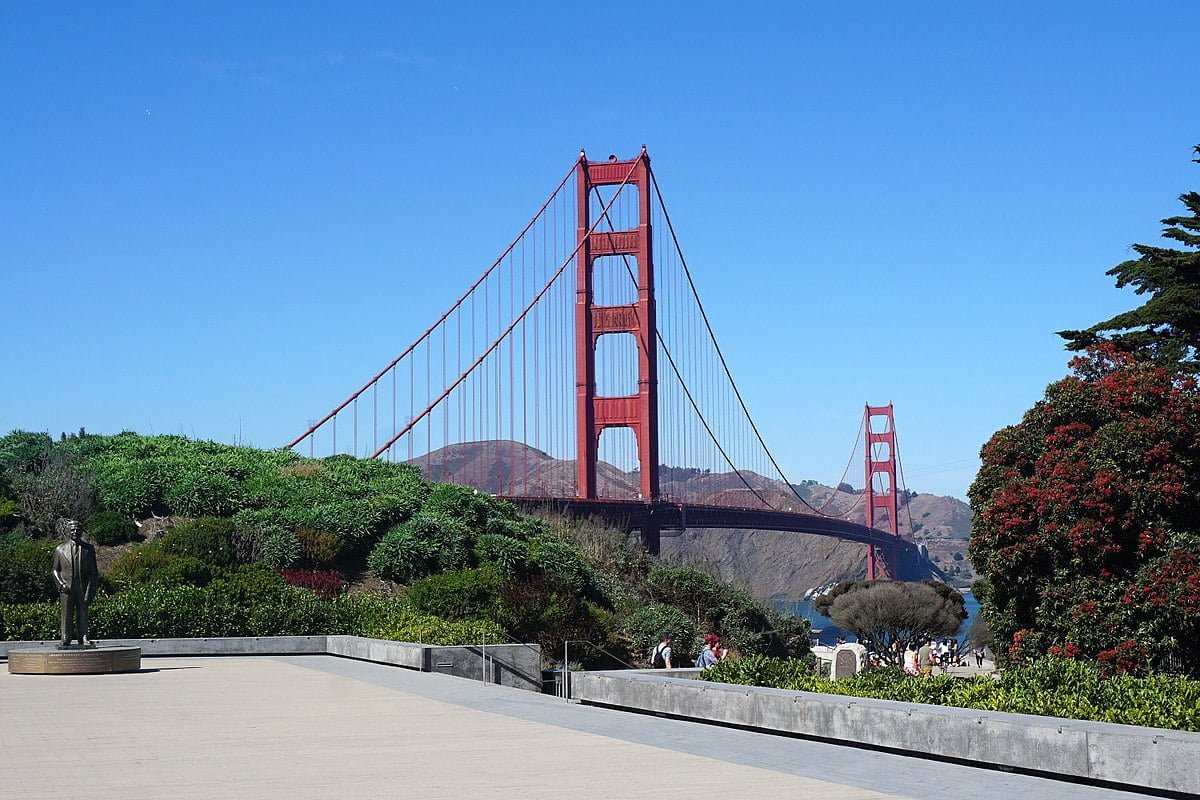 Joseph Strauss Statue and Golden Gate Bridge