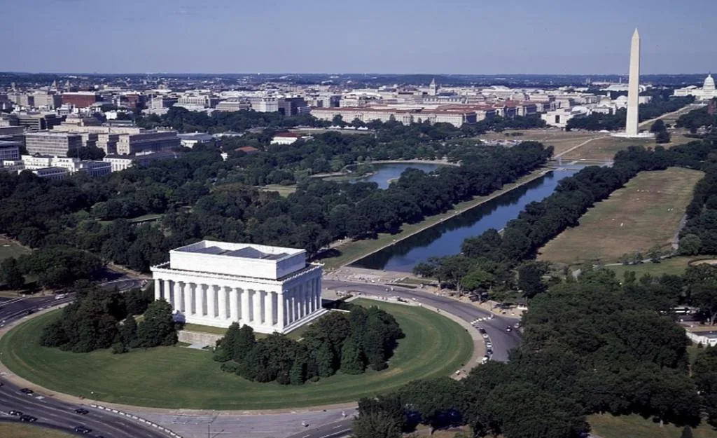 Lincoln Memorial, Washington Monument, and the Capitol are on a straight line.