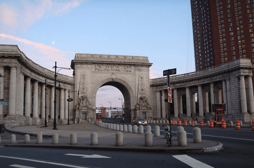 Manhattan Bridge arch and colonnade