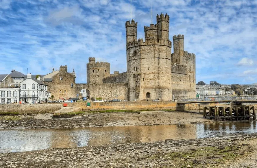 outside caernarfon castle