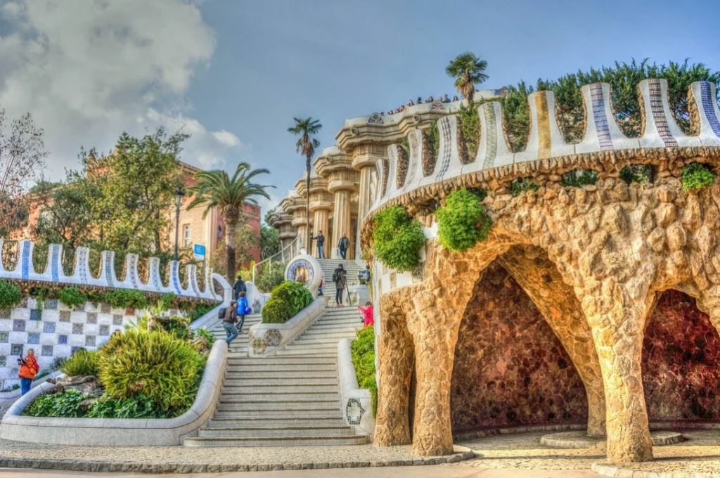 park guell dragon staircase