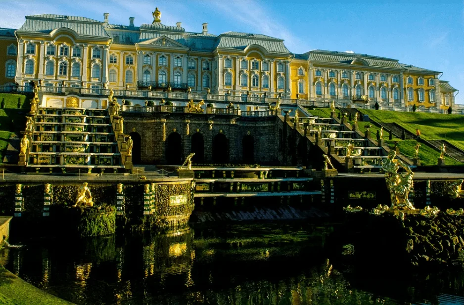 Peterhof palace interesting facts