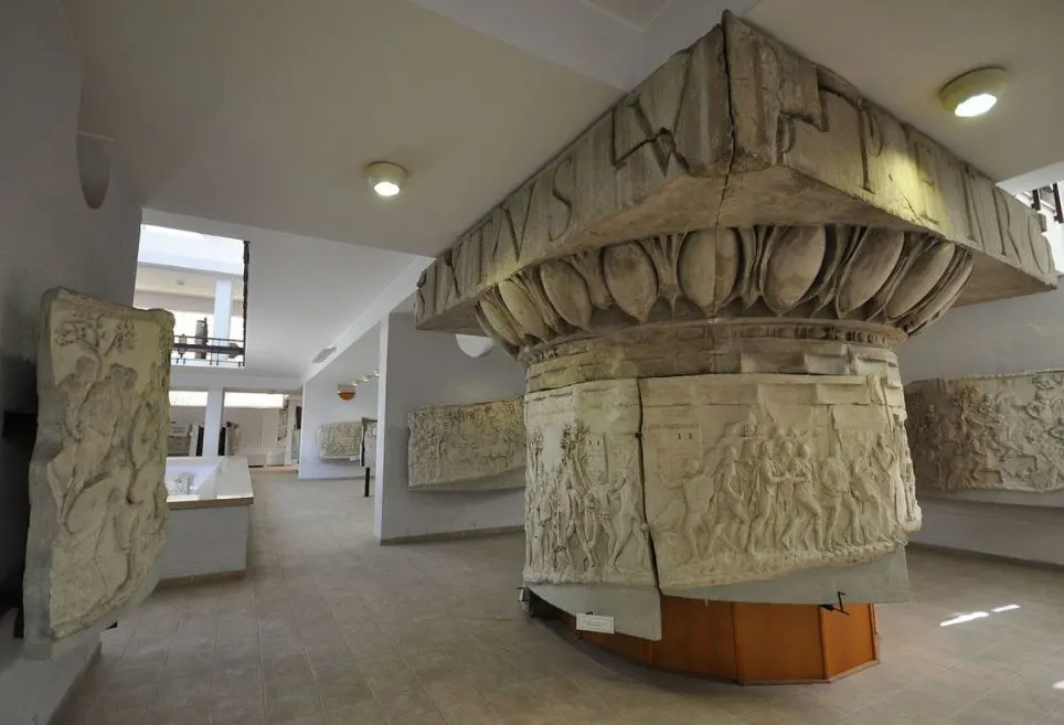 Trajan's column - National Museum of Romanian History