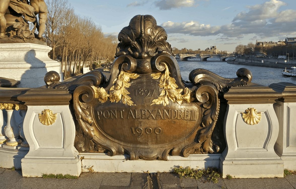 Pont Alexandre III plaque