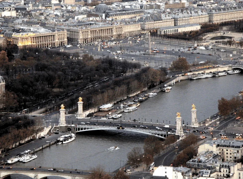Place de la Concorde aerial pont alexandre III