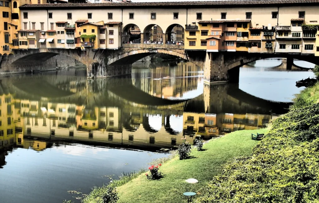Ponte vecchio and river