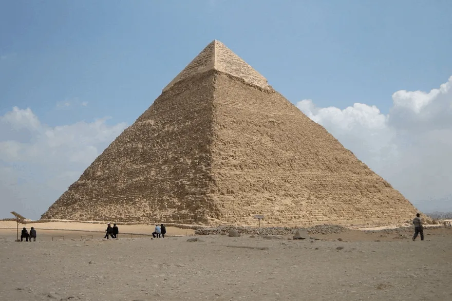 Pyramid of khafre base