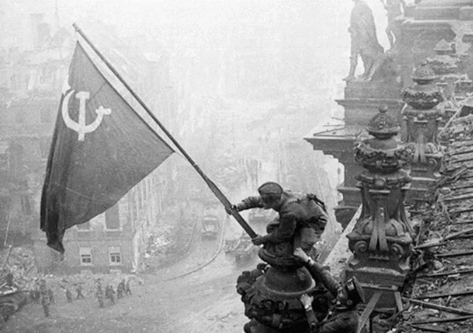Raising the flag over the Reichstag picture