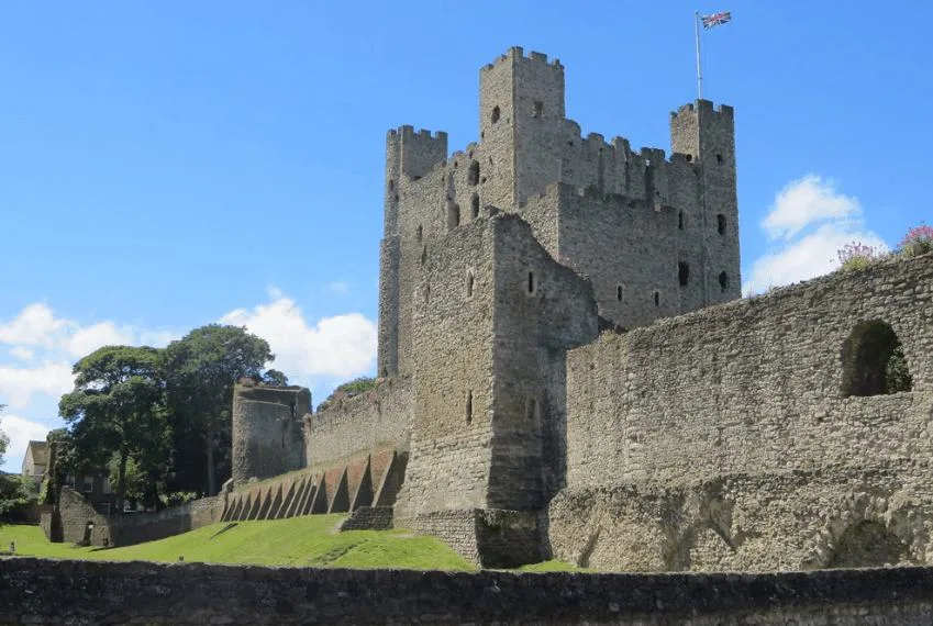 rochester castle defensive wall