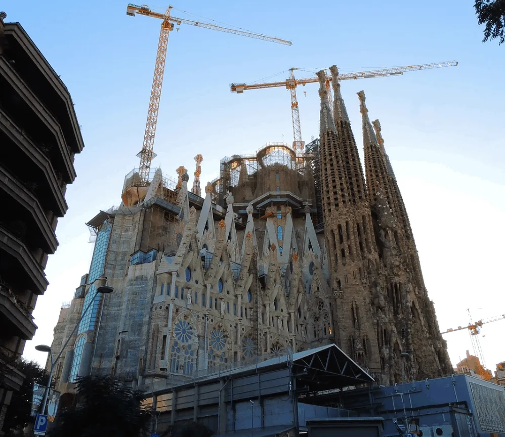 sagrada familia construction