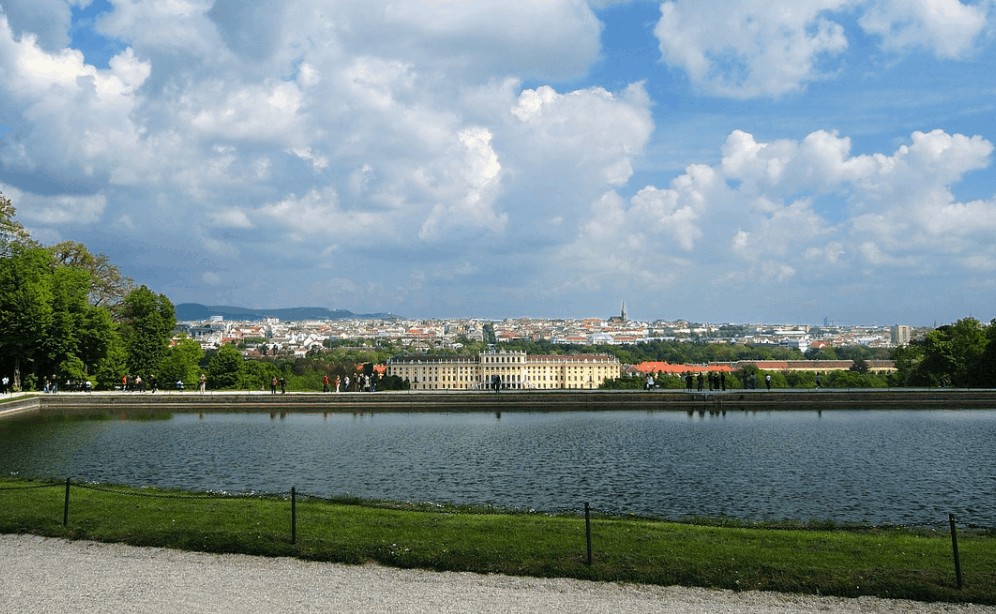 Schonbrunn palace area