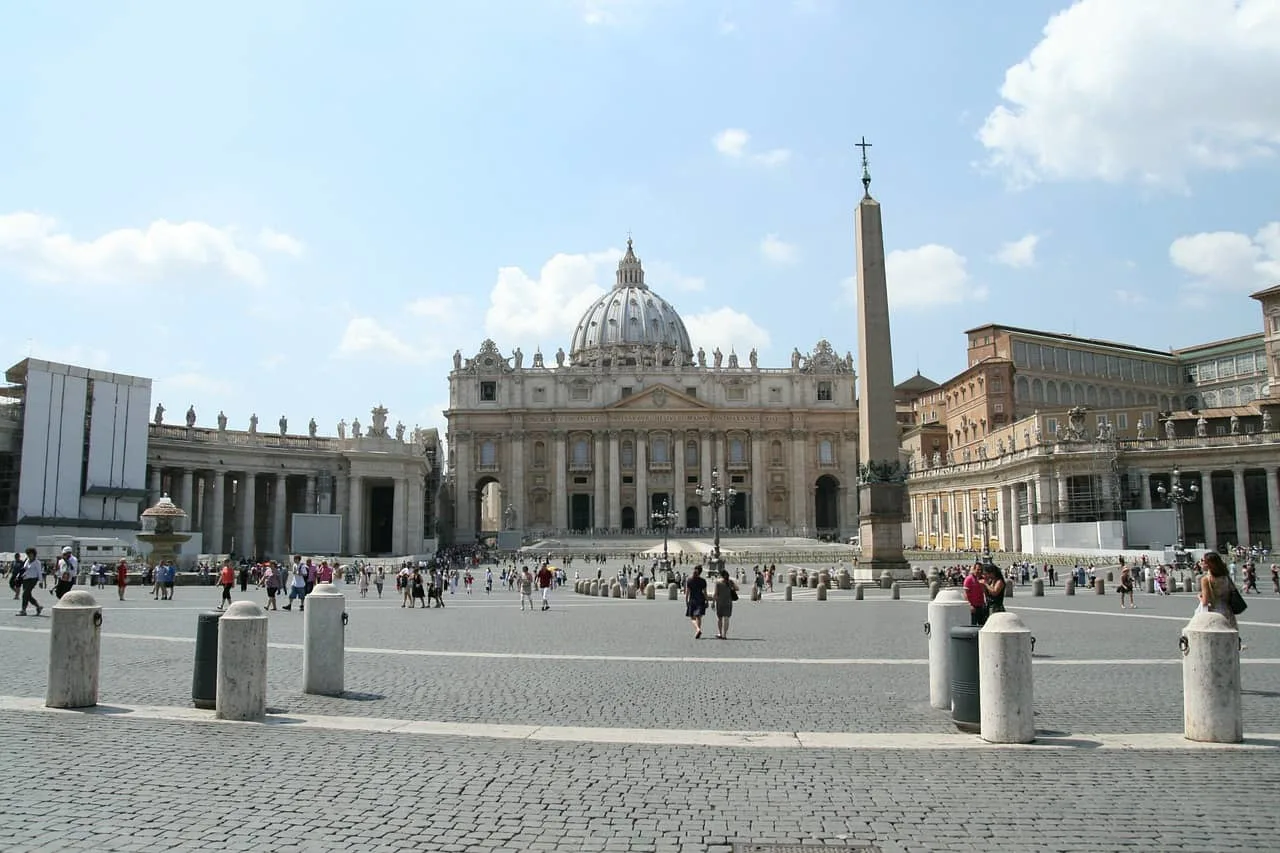 St peter's square interesting facts