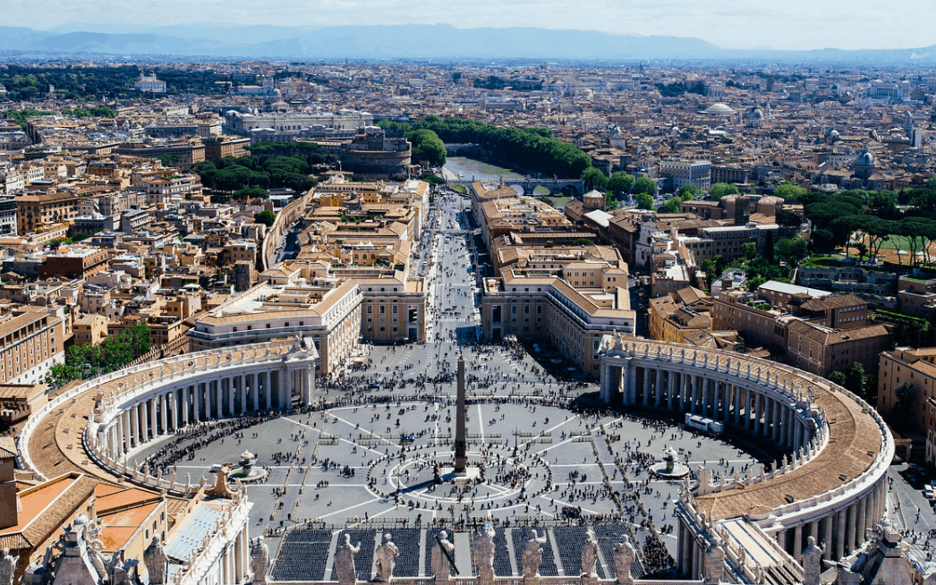 facts about Saint Peter's Square