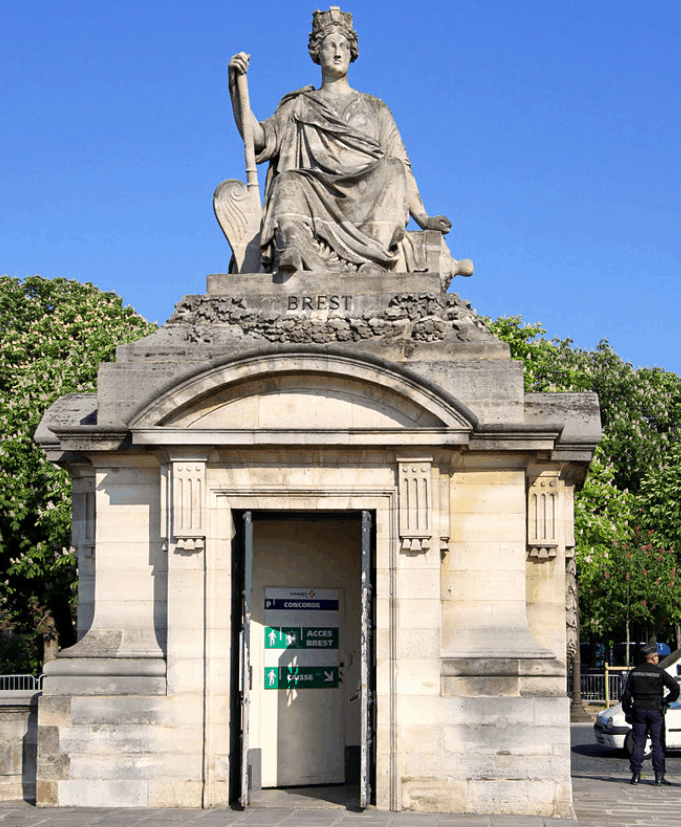 Place de la Concorde statue of brest