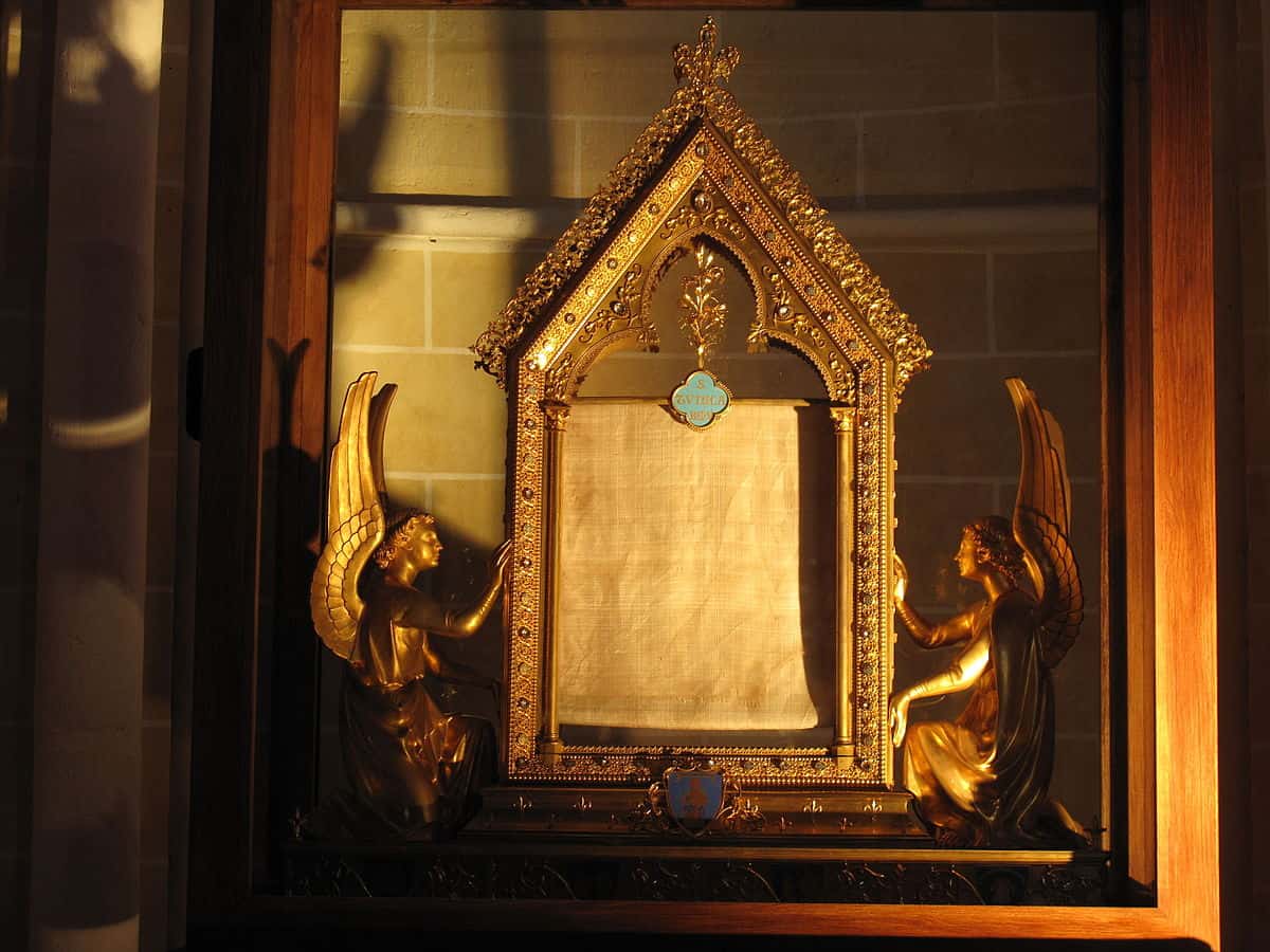 Holy relic in Chartres Cathedral