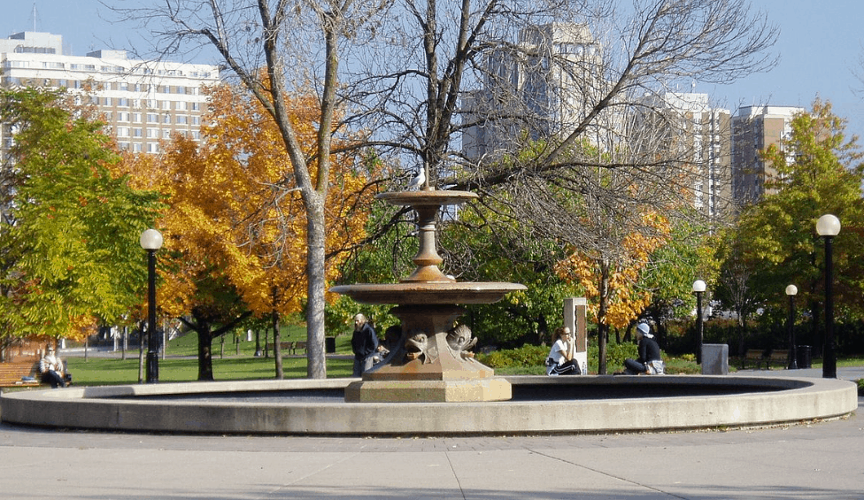 Trafalgar Square fountain in ottawa