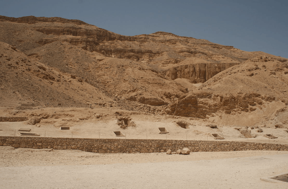 tombs at valley of the queens