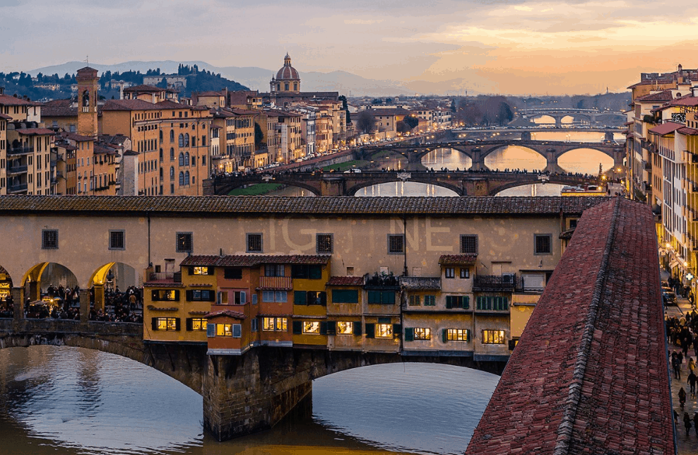 The Vasari corridor on its way to the Pitti Palace on top of the Ponte Vecchio