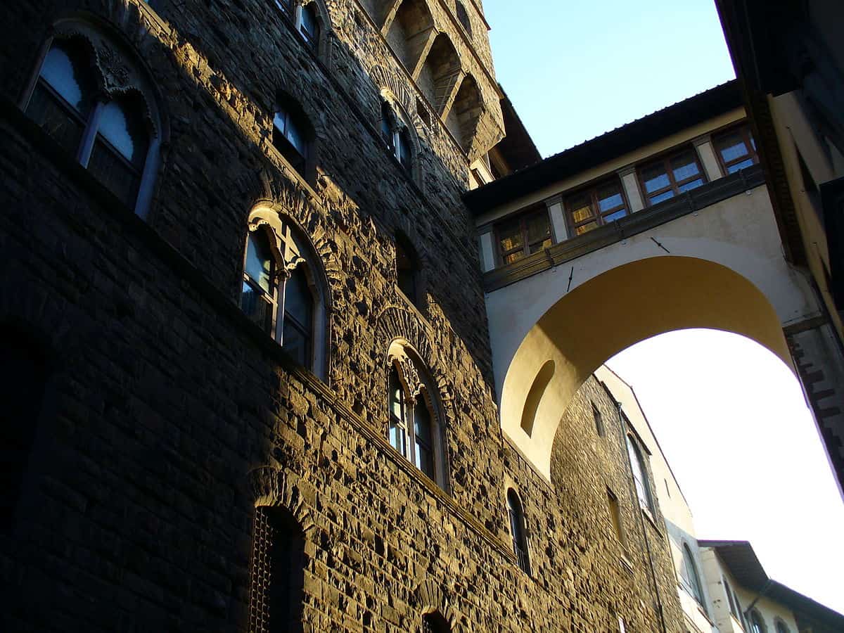 Vassari Corridor entering Palazzo Vecchio