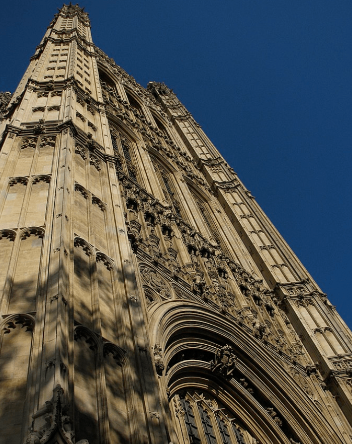 victoria tower height