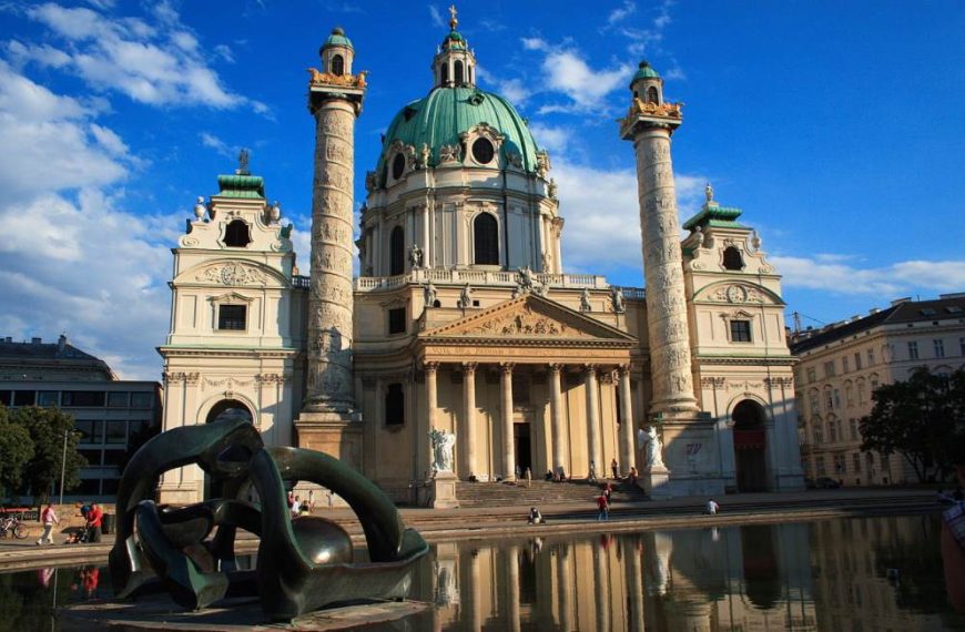 100 UNIQUE BUILDINGS IN VIENNA visual data 3