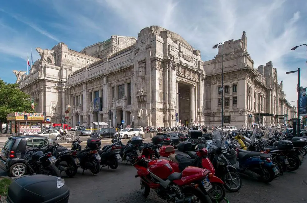 Milano Centrale sideview