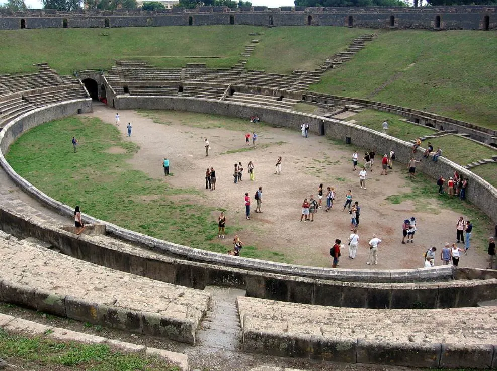 Pompeii Amphitheater facts