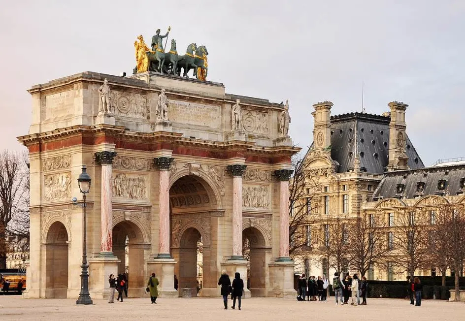 Arc de Triomphe du Carrousel and Louvre