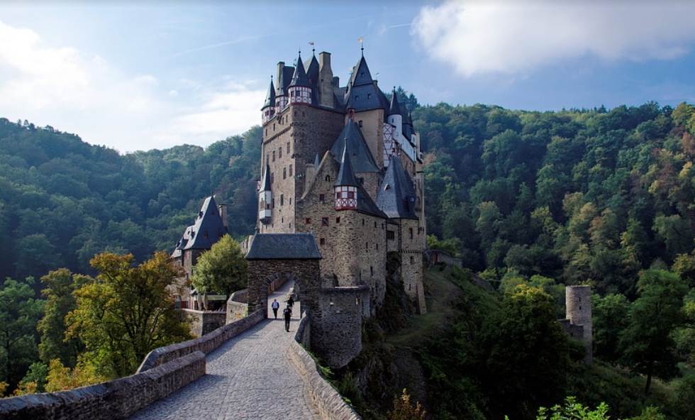 Eltz Castle facts
