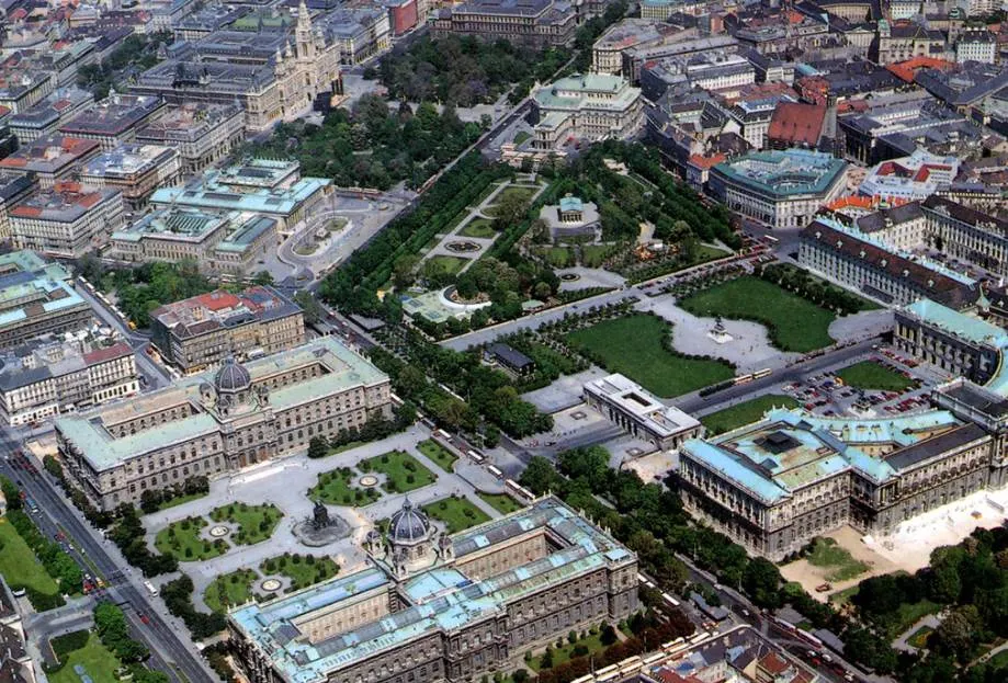 Kunsthsitorisches Museum aerial view