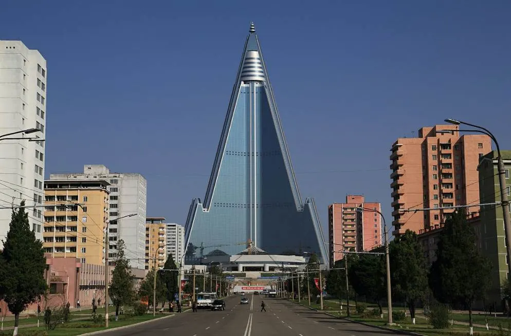 Ryugyong Hotel facts