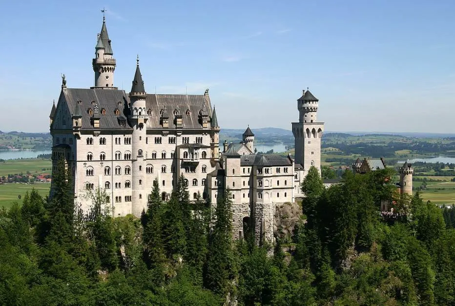 Famous Romantic Buildings Neuschwanstein Castle