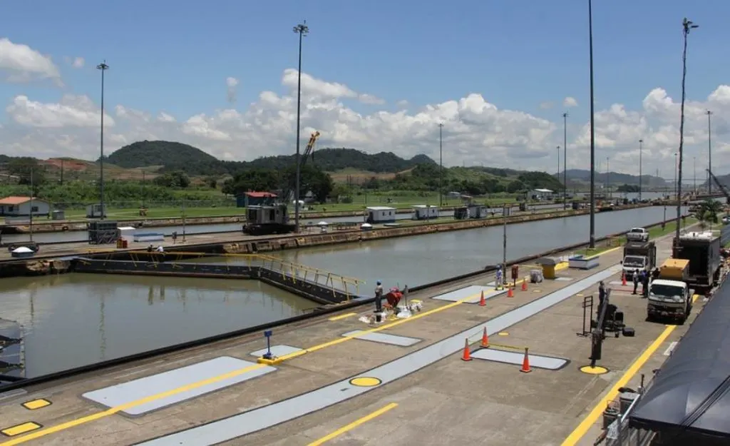 Panama Canal wonders of the modern world