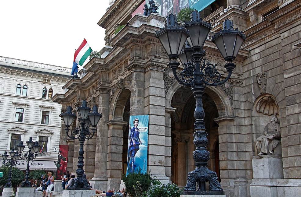 Hungarian State Opera house entrance statues