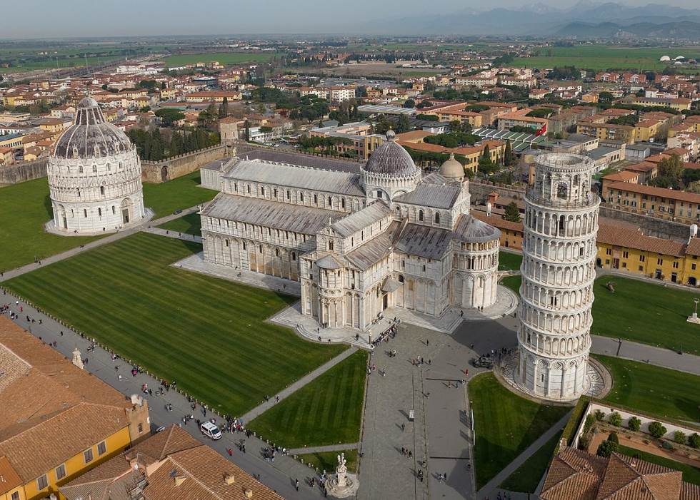 Famous Romanesque Buildings PIazza del Duomo Pisa