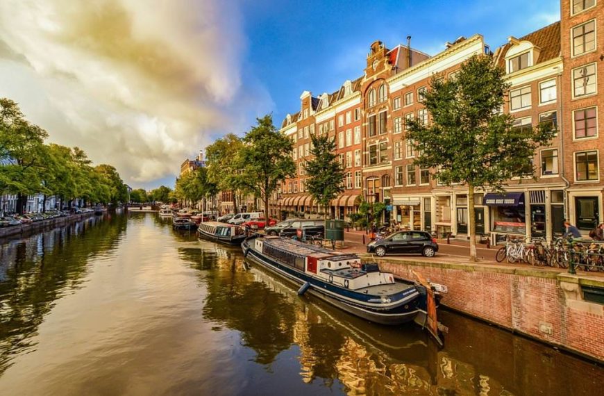 Top 10 Famous Buildings in Amsterdam