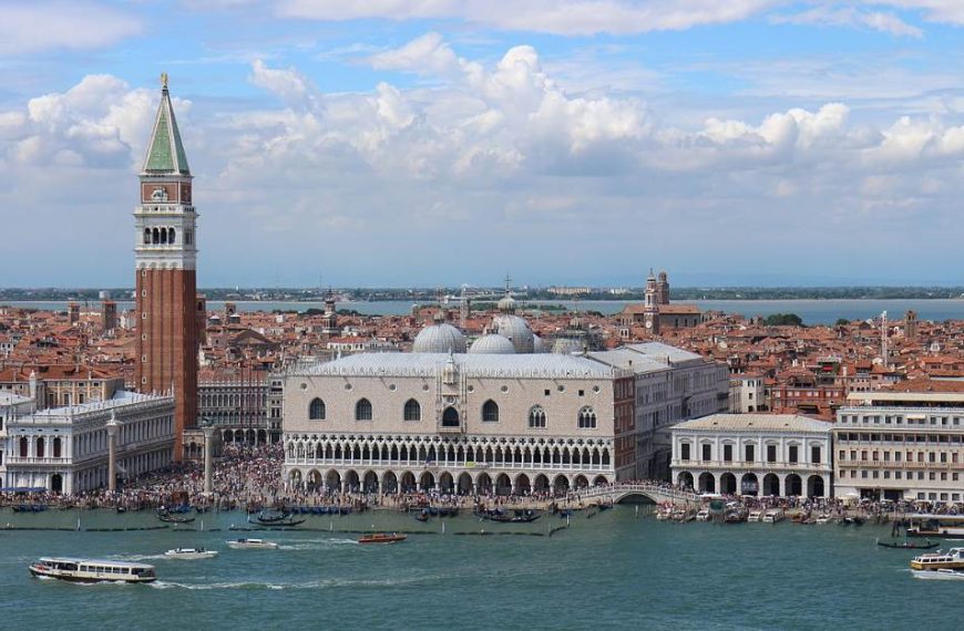 Top 10 Famous Buildings in Venice