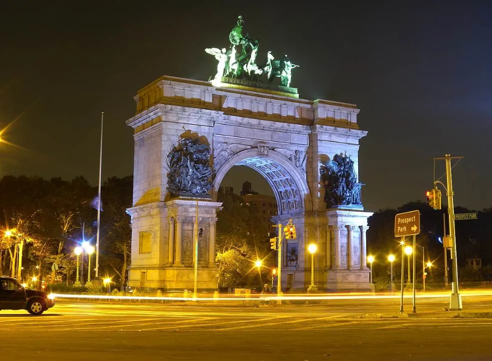 Soldiers' and Sailors' Arch at night