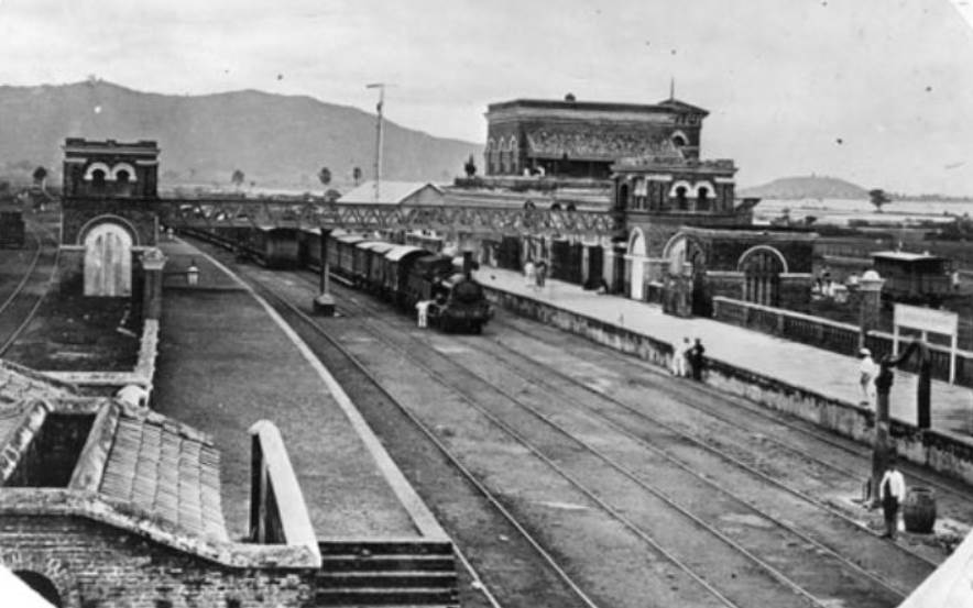 Bori Bunder railway station